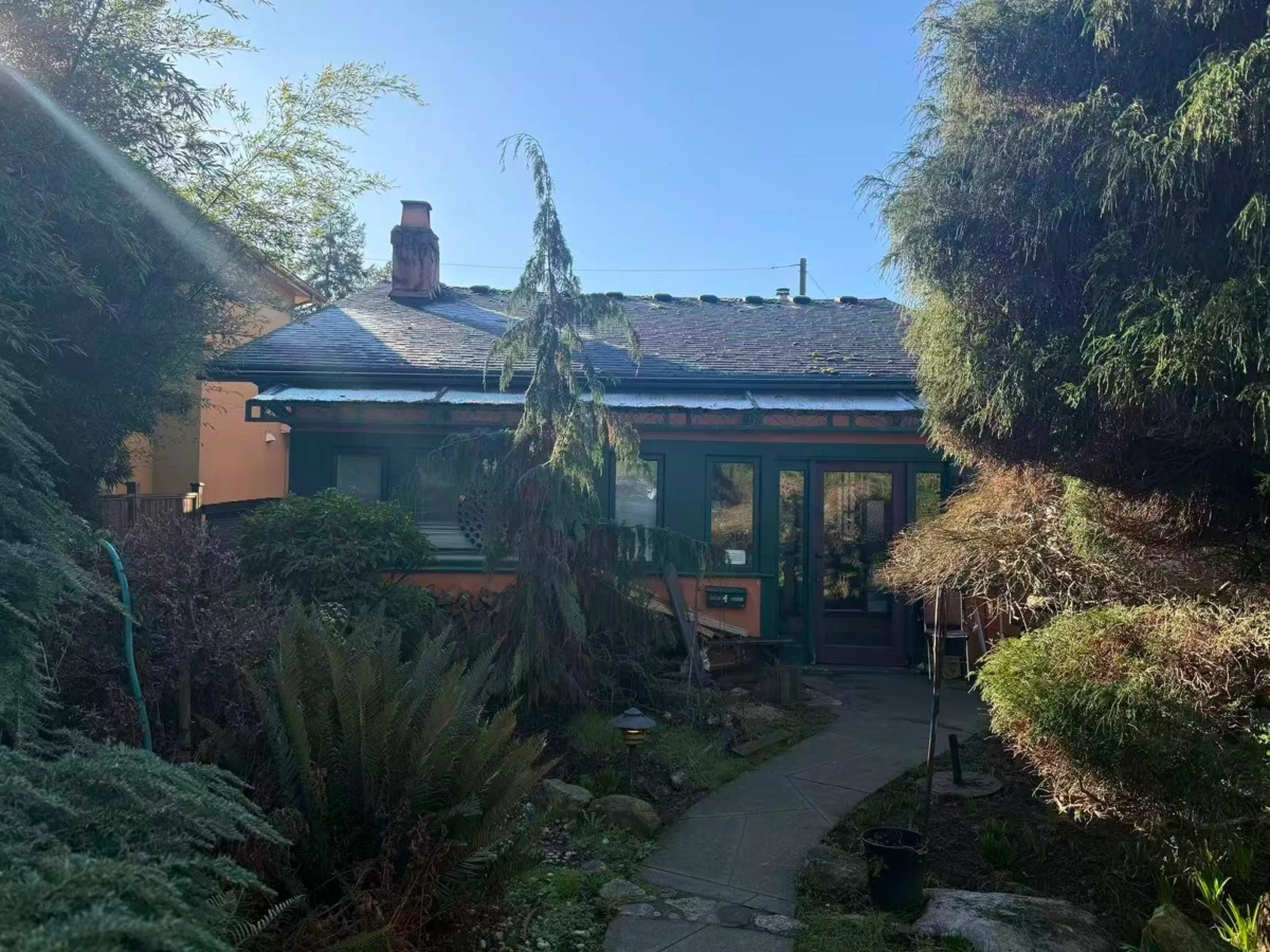 Living Room Photo of 848 W 68th Avenue, Vancouver, BC