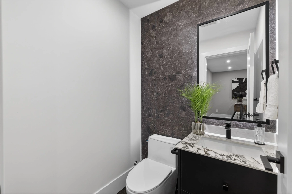 Entry Foyer Photo of 7808 Wiltshire Boulevard, Delta, BC