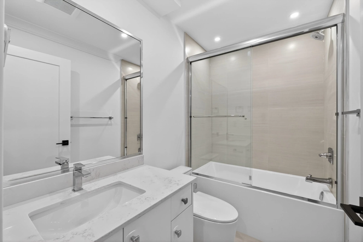 Hallway Photo of 7808 Wiltshire Boulevard, Delta, BC