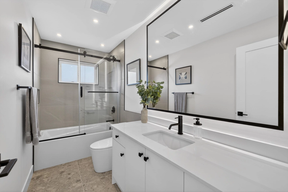 Mudroom Photo of 7808 Wiltshire Boulevard, Delta, BC