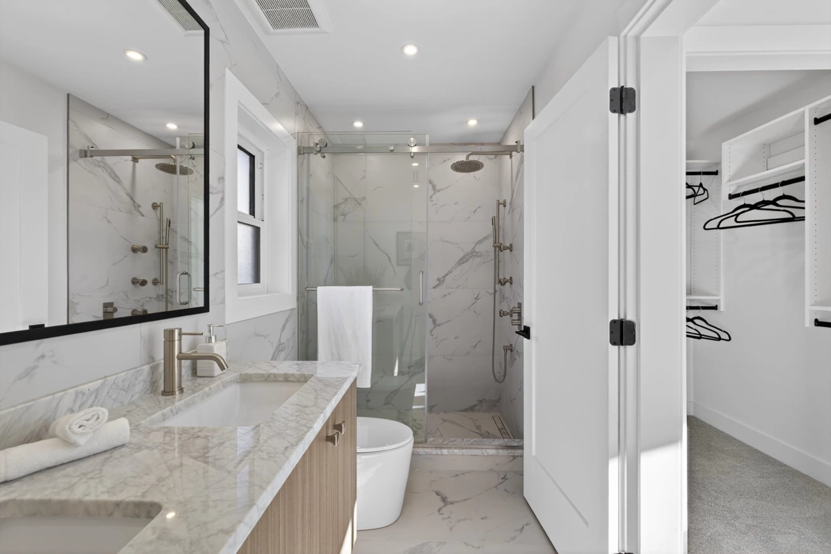 Primary Bathroom Photo of 7808 Wiltshire Boulevard, Delta, BC