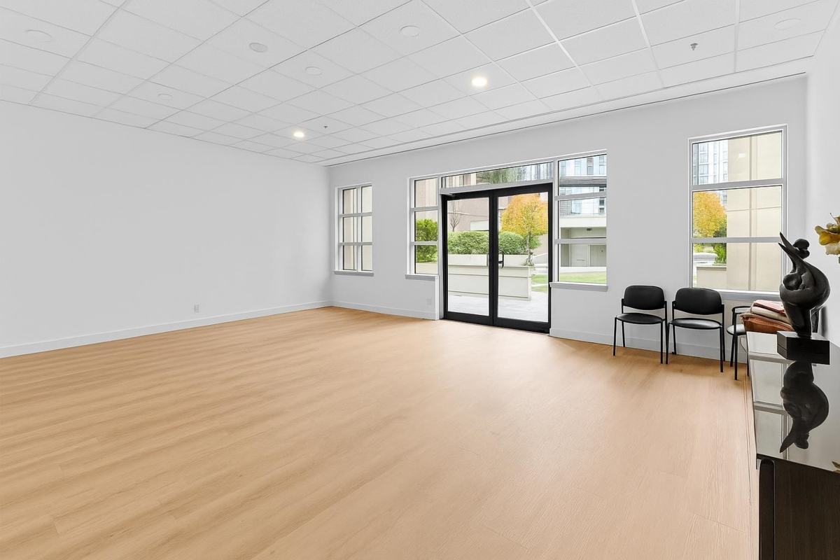 Front Yard Photo of 807 1211 Melville Street, Vancouver, BC