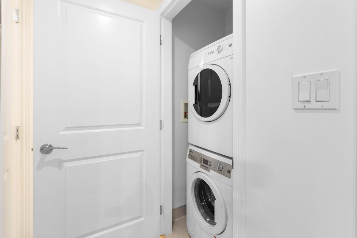 Guest Bathroom Photo of 807 1211 Melville Street, Vancouver, BC