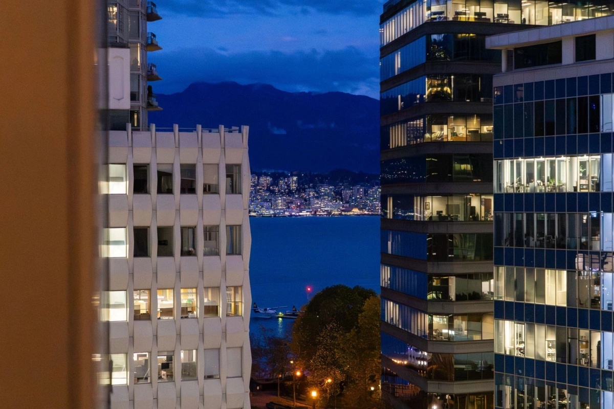 Loft / Bonus Room Photo of 807 1211 Melville Street, Vancouver, BC