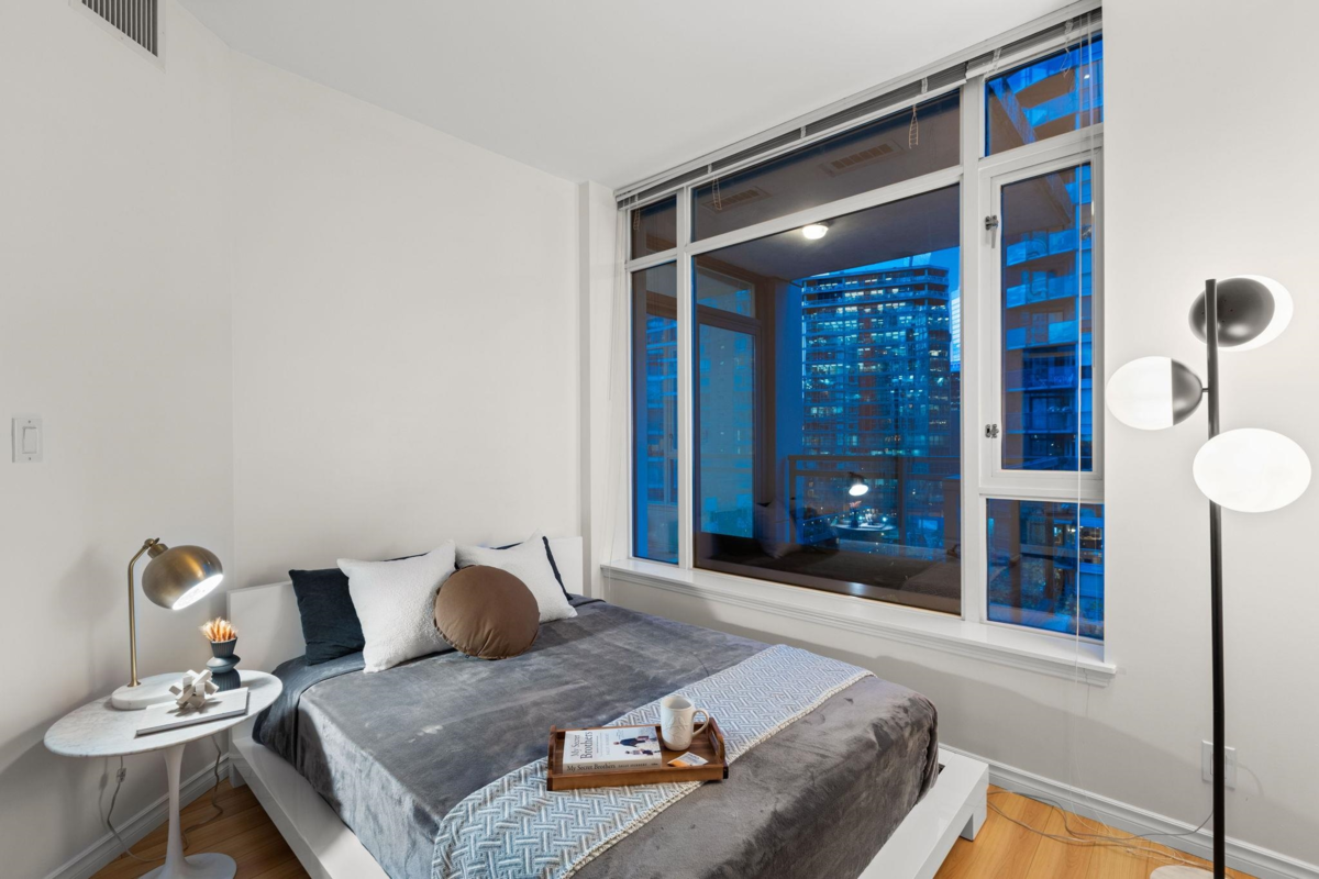 Walk-In Closet Photo of 807 1211 Melville Street, Vancouver, BC