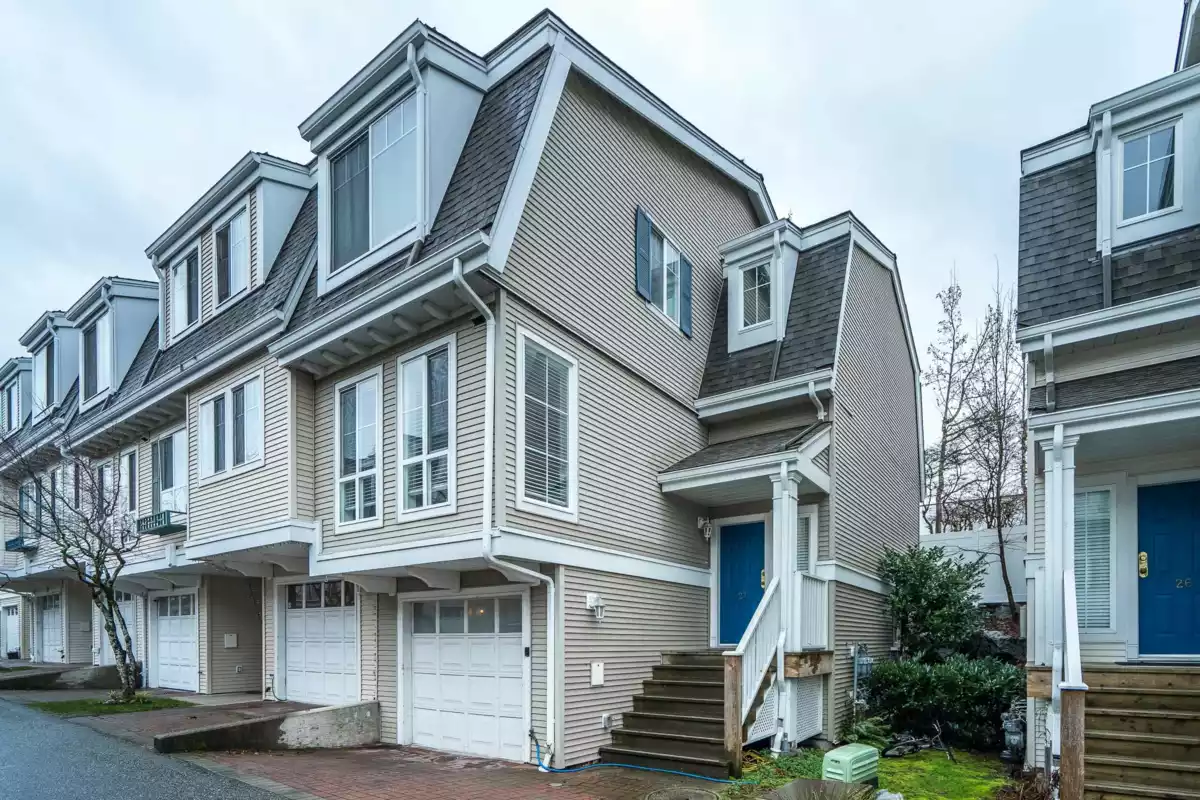 Family Room Photo of 27 8890 Walnut Grove Drive, Langley, BC