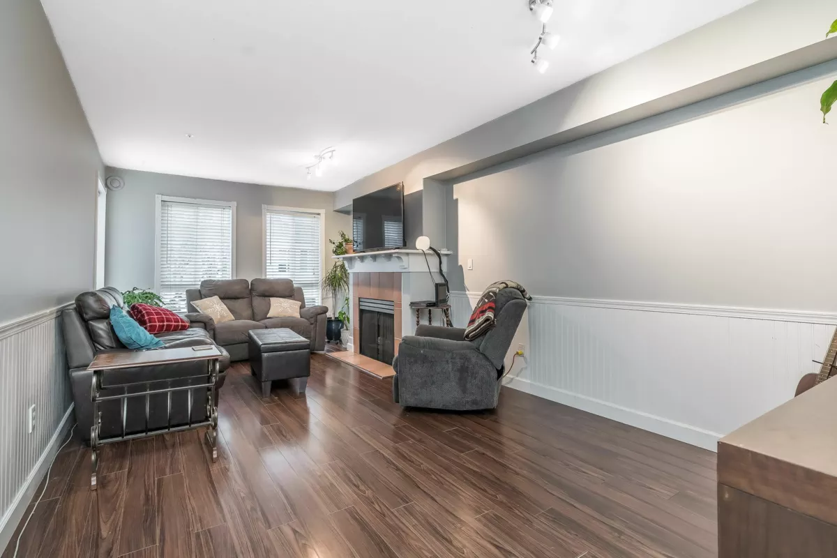 Kitchen Island Photo of 27 8890 Walnut Grove Drive, Langley, BC