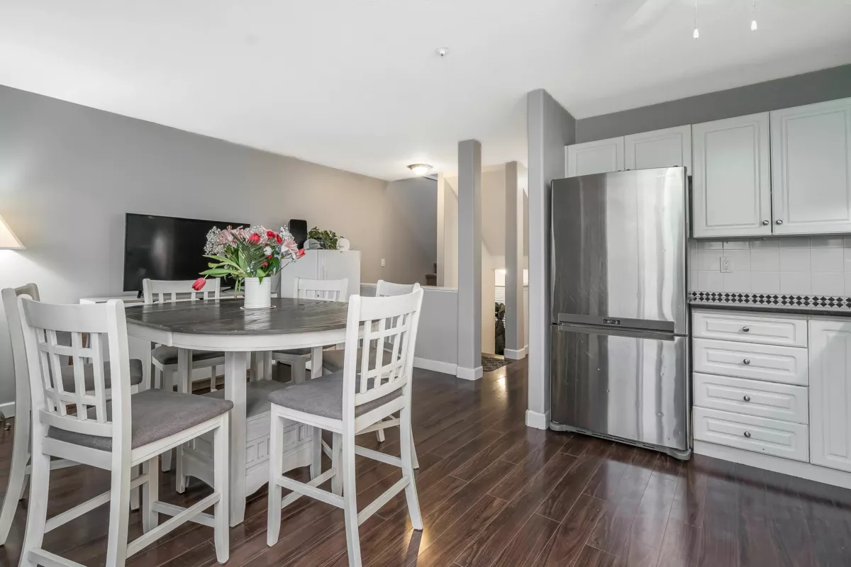 Powder Room Photo of 27 8890 Walnut Grove Drive, Langley, BC
