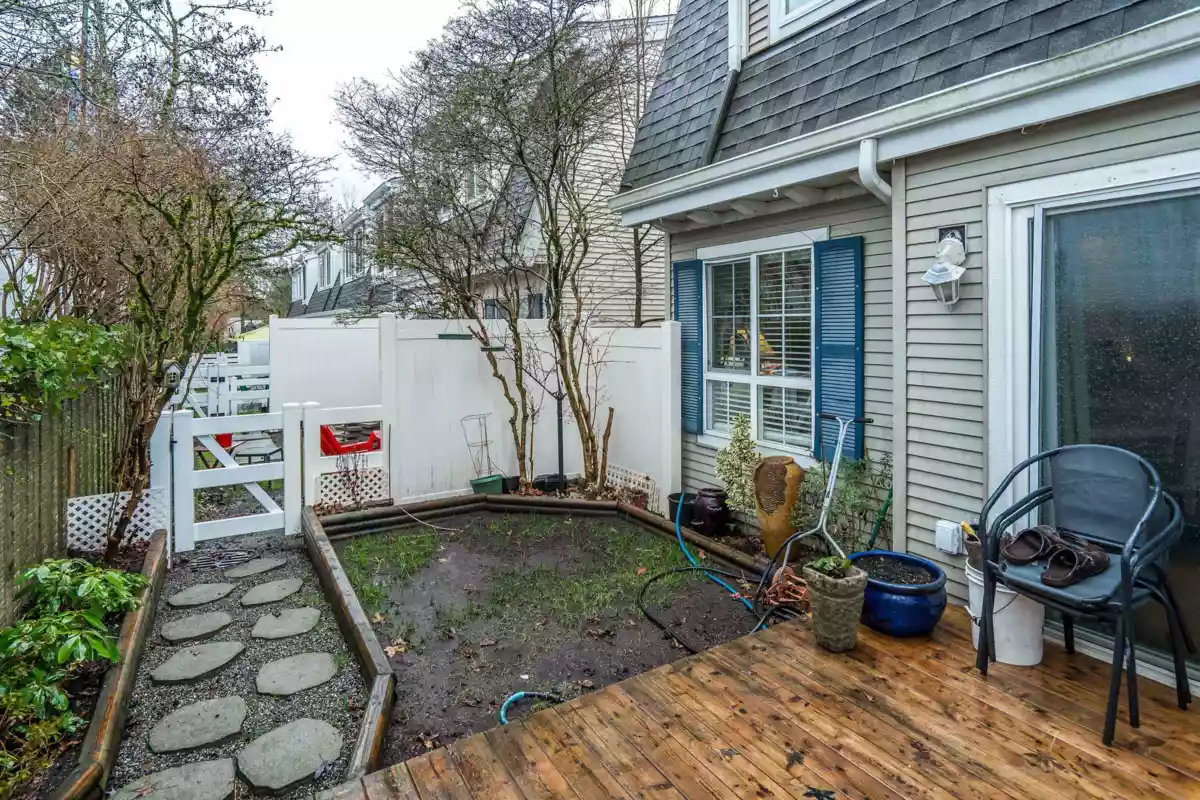 Swimming Pool Photo of 27 8890 Walnut Grove Drive, Langley, BC