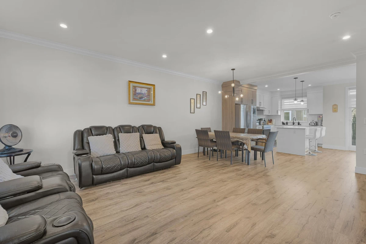 Guest Bathroom Photo of 13 2033 Mckenzie Road, Abbotsford, BC