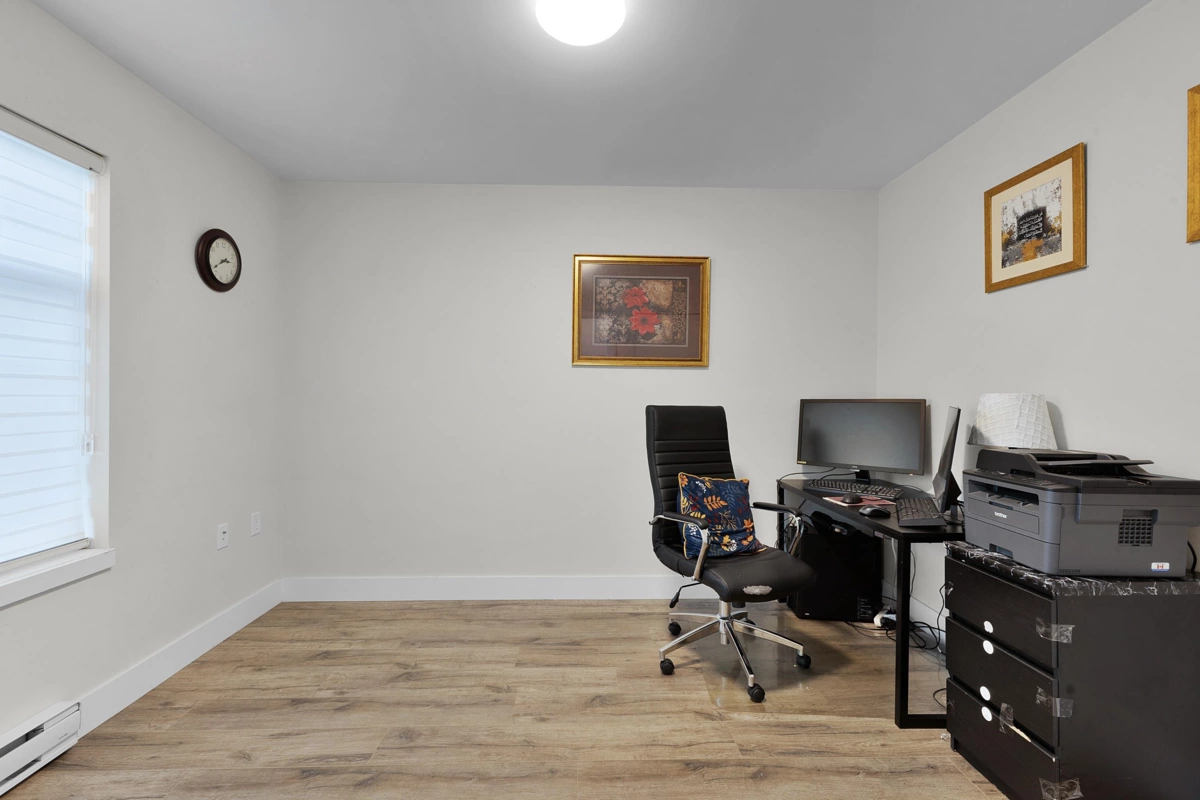 Kitchen Photo of 13 2033 Mckenzie Road, Abbotsford, BC