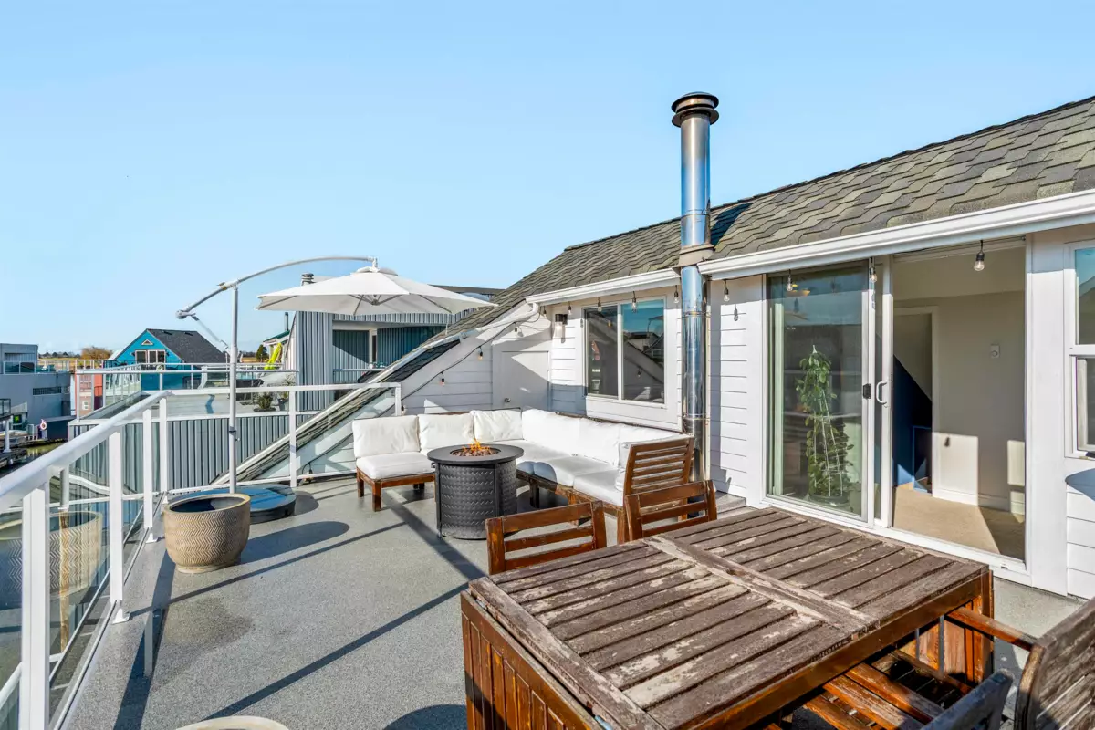 Breakfast Nook Photo of 10 3459 W River Road, Ladner, BC