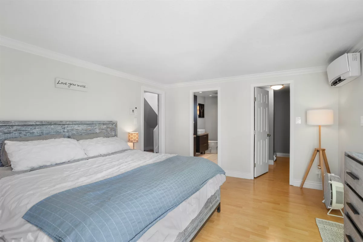 Entry Foyer Photo of 10 3459 W River Road, Ladner, BC