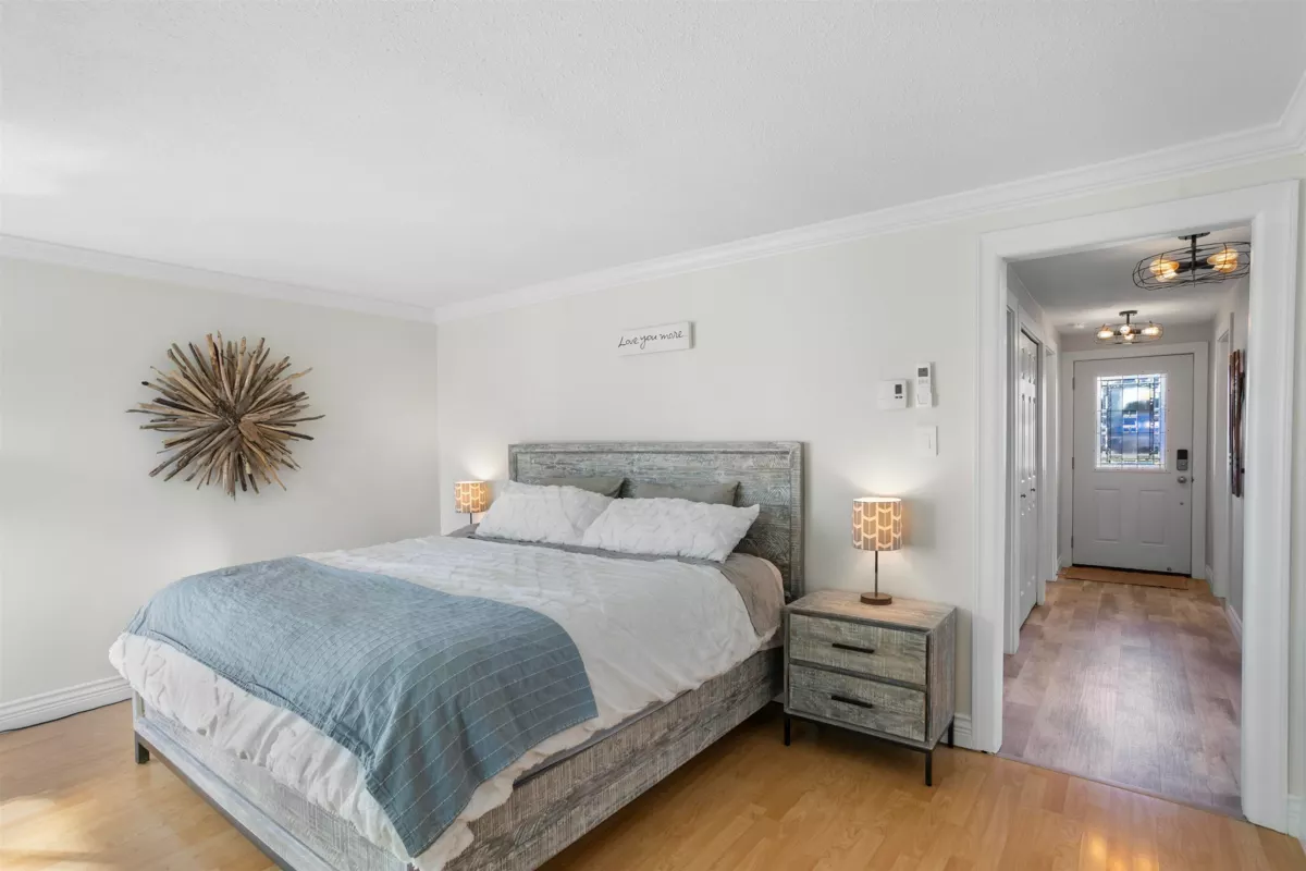 Laundry Room Photo of 10 3459 W River Road, Ladner, BC