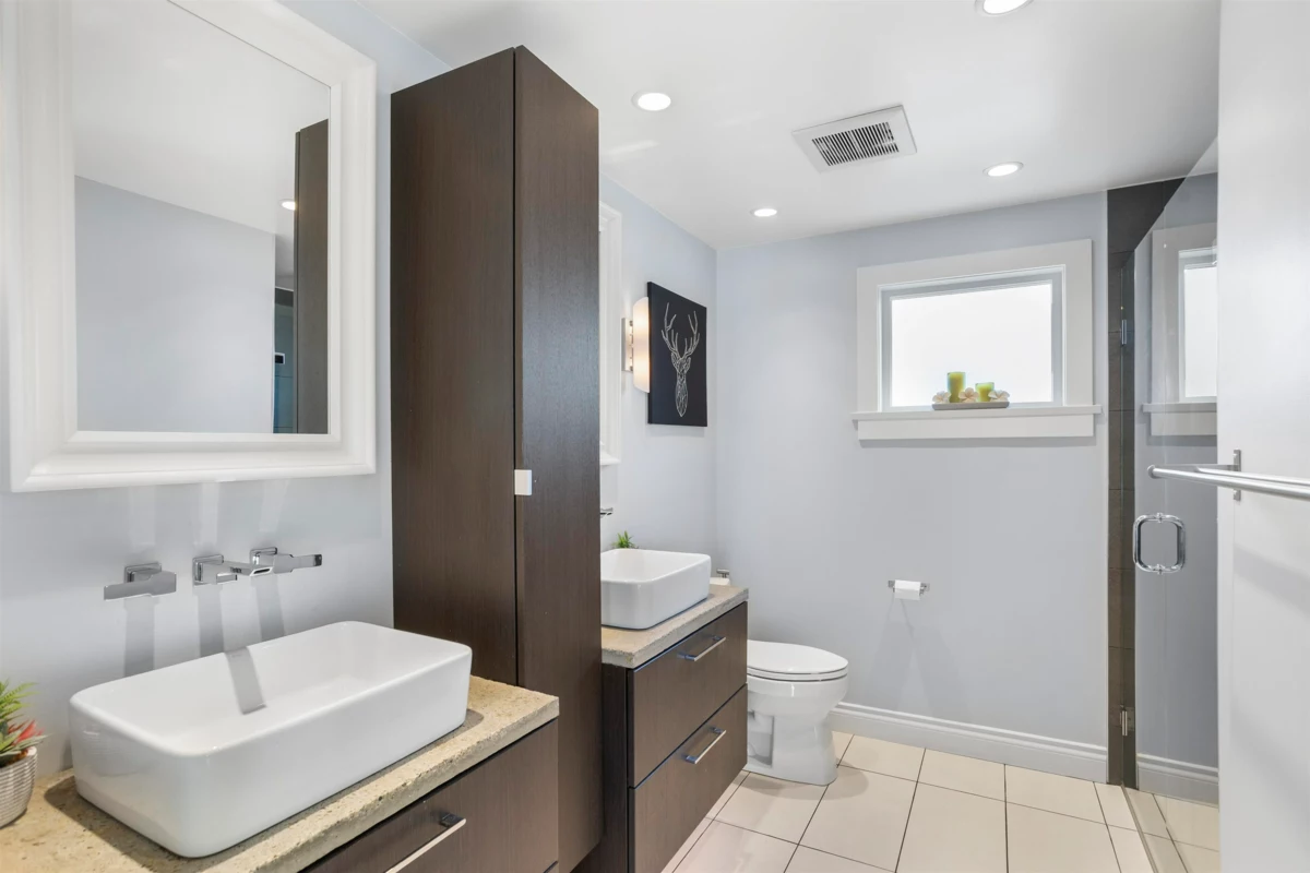 Staircase Photo of 10 3459 W River Road, Ladner, BC