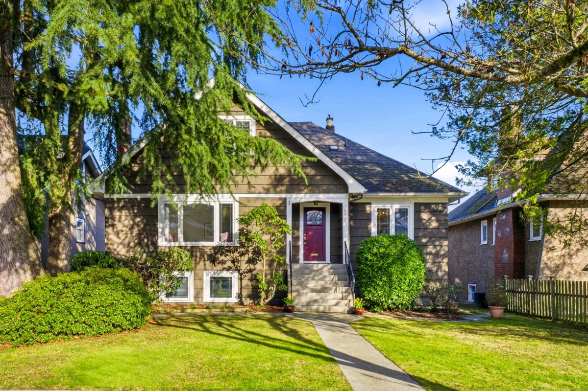 Exterior Front Photo of 2865 W 30th Avenue, Vancouver, BC