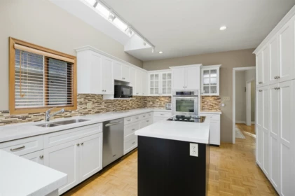 Kitchen Island Photo of 2865 W 30th Avenue, Vancouver, BC