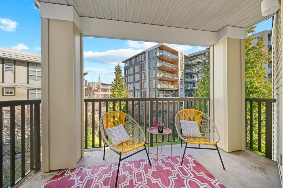 Kitchen Photo of 310 15168 19 Avenue, Surrey, BC
