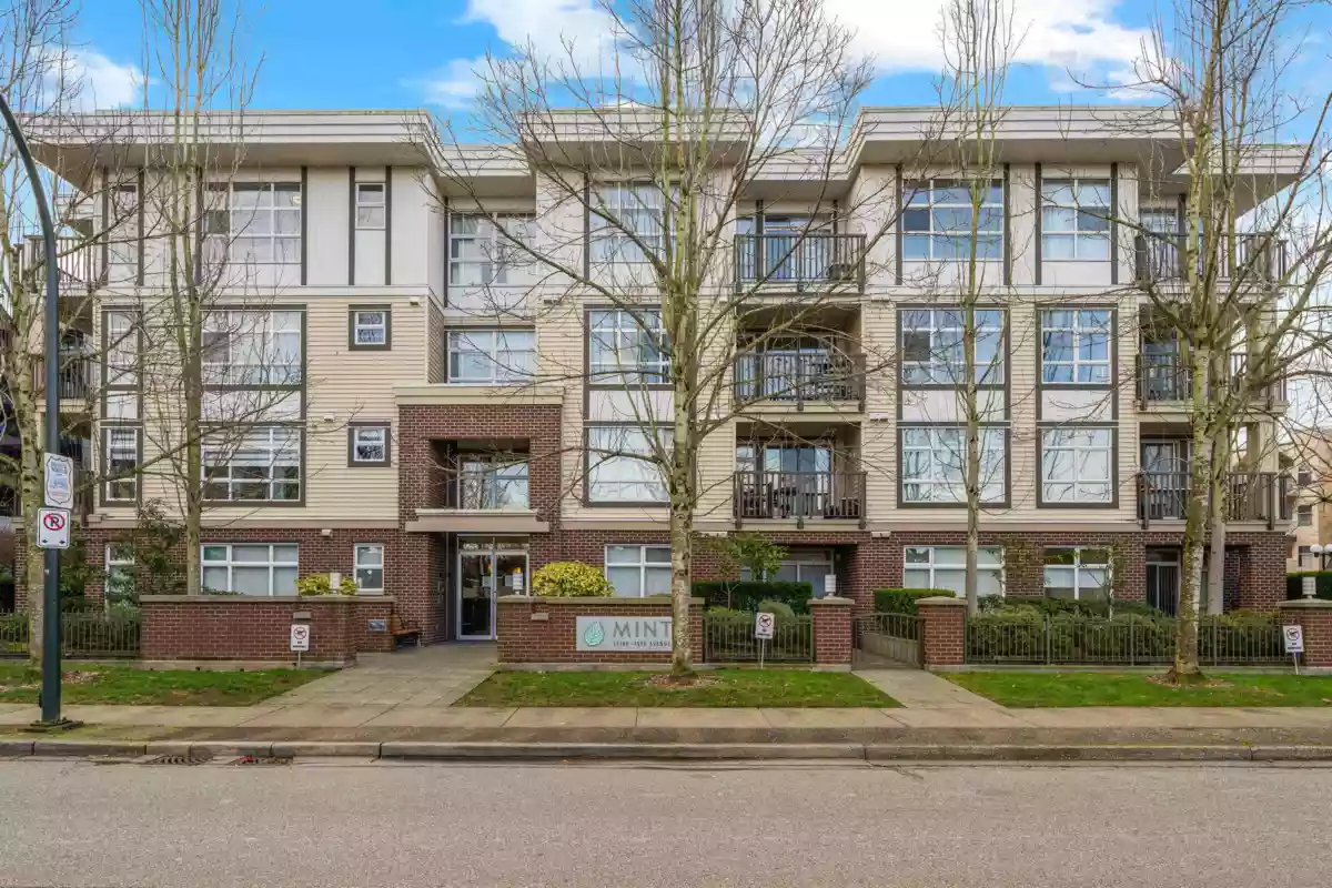 Living Room Photo of 310 15168 19 Avenue, Surrey, BC