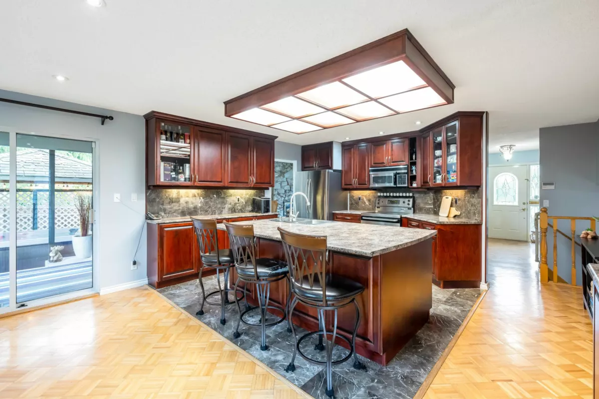 Breakfast Nook Photo of 11874 90a Avenue, Delta, BC