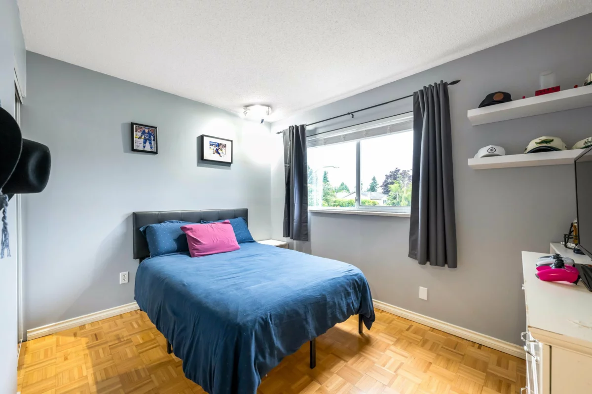 Entry Foyer Photo of 11874 90a Avenue, Delta, BC