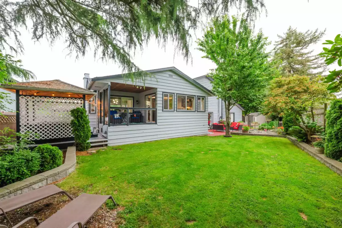 Front Yard Photo of 11874 90a Avenue, Delta, BC