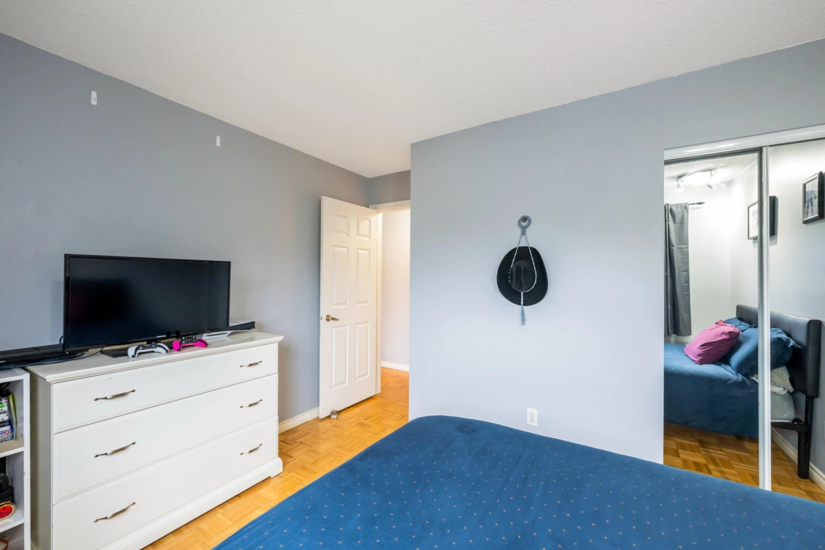 Hallway Photo of 11874 90a Avenue, Delta, BC