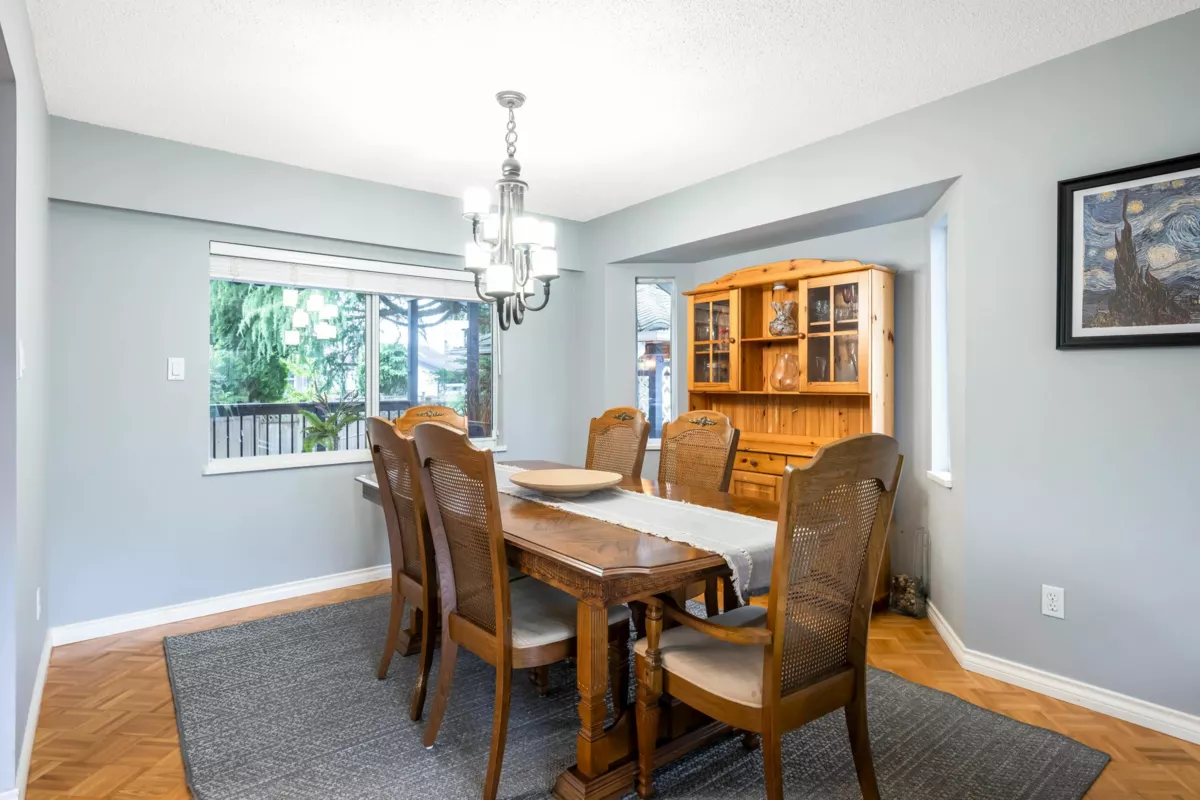 Kitchen Photo of 11874 90a Avenue, Delta, BC