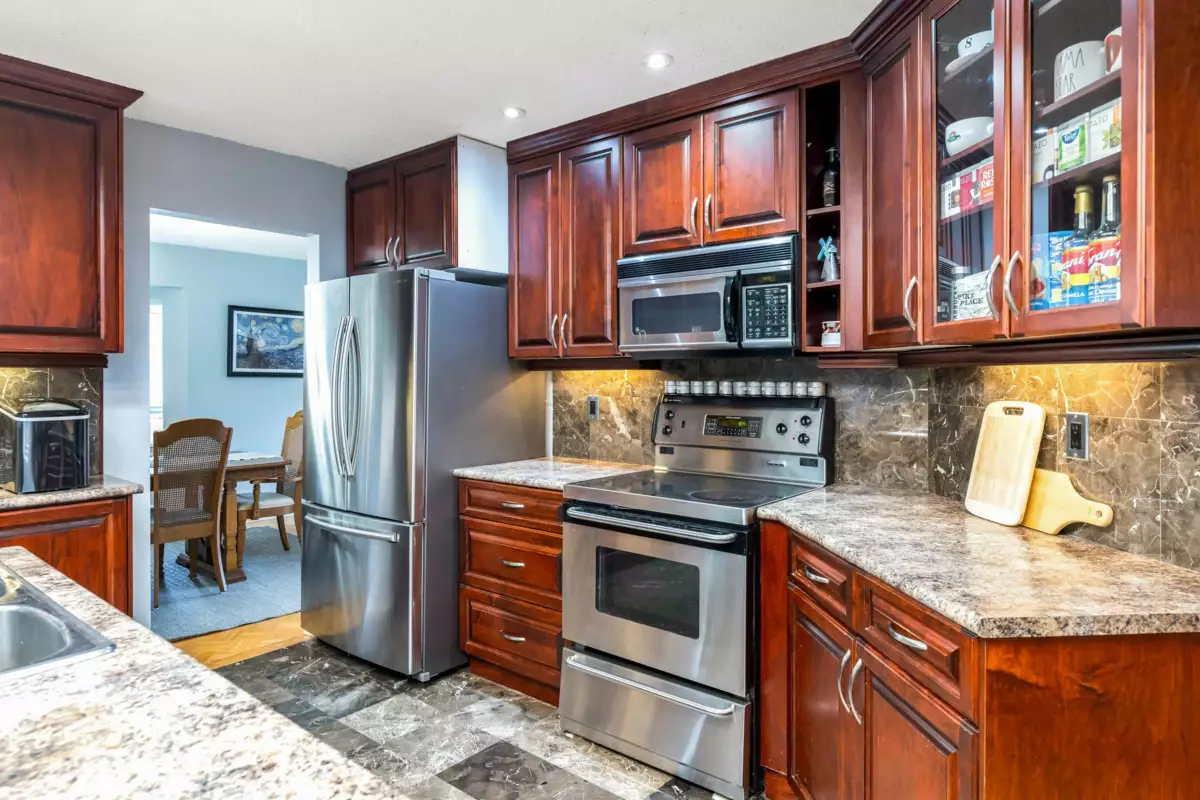 Primary Bathroom Photo of 11874 90a Avenue, Delta, BC