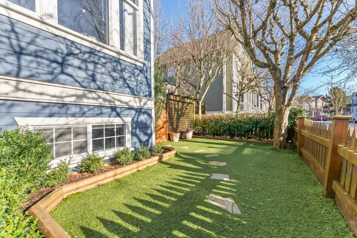 Family Room Photo of 4 6333 Princess Lane, Richmond, BC