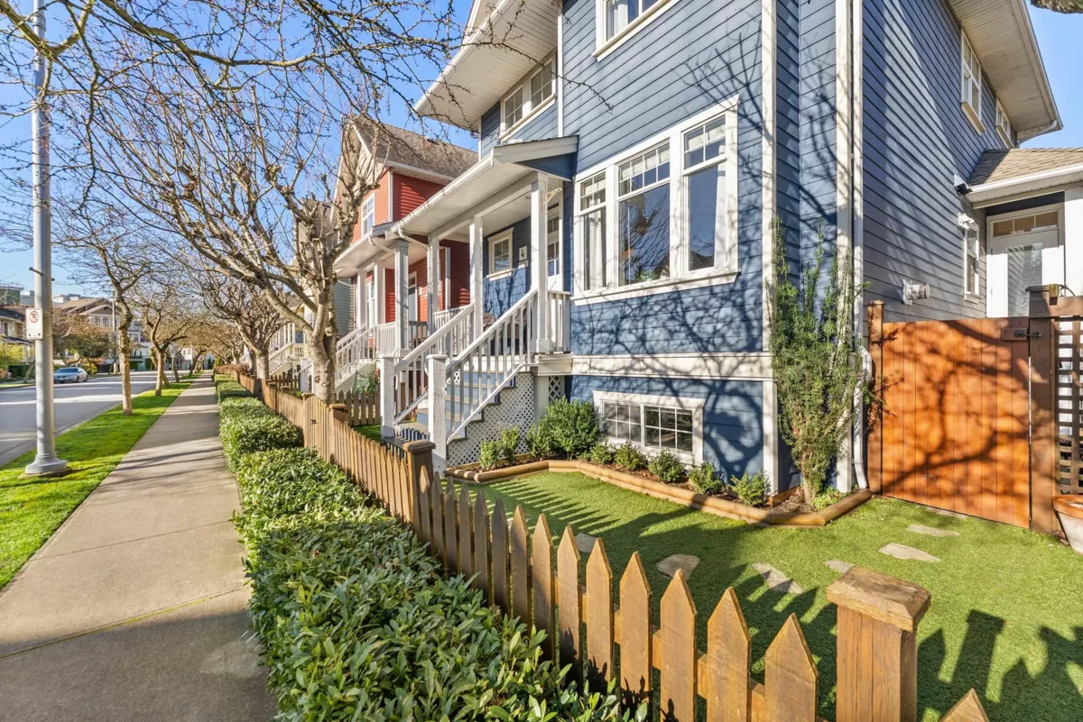 Living Room Photo of 4 6333 Princess Lane, Richmond, BC