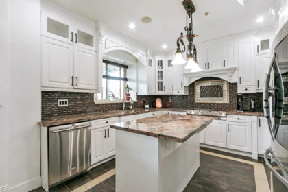 Kitchen Island Photo of 1060 E 61st Avenue, Vancouver, BC