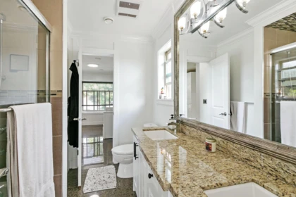 Laundry Room Photo of 1060 E 61st Avenue, Vancouver, BC