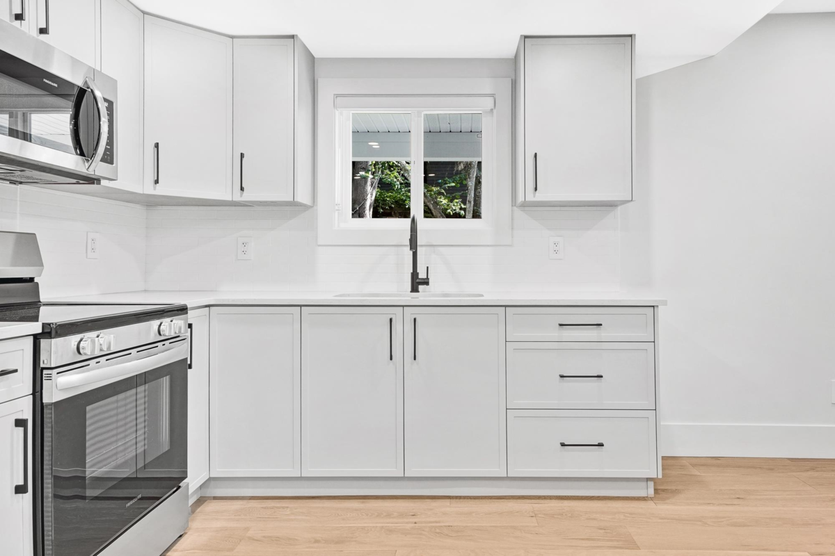 Front Yard Photo of 12660 14b Avenue, Surrey, BC