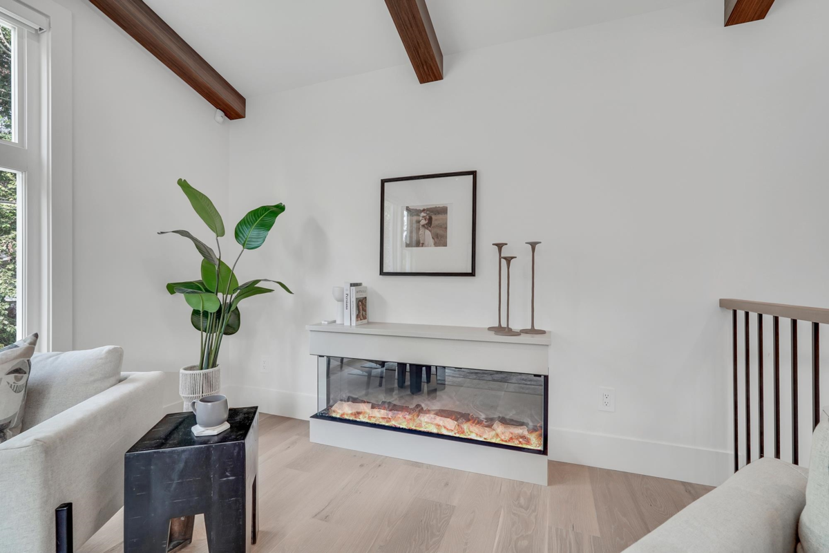 Guest Bathroom Photo of 12660 14b Avenue, Surrey, BC