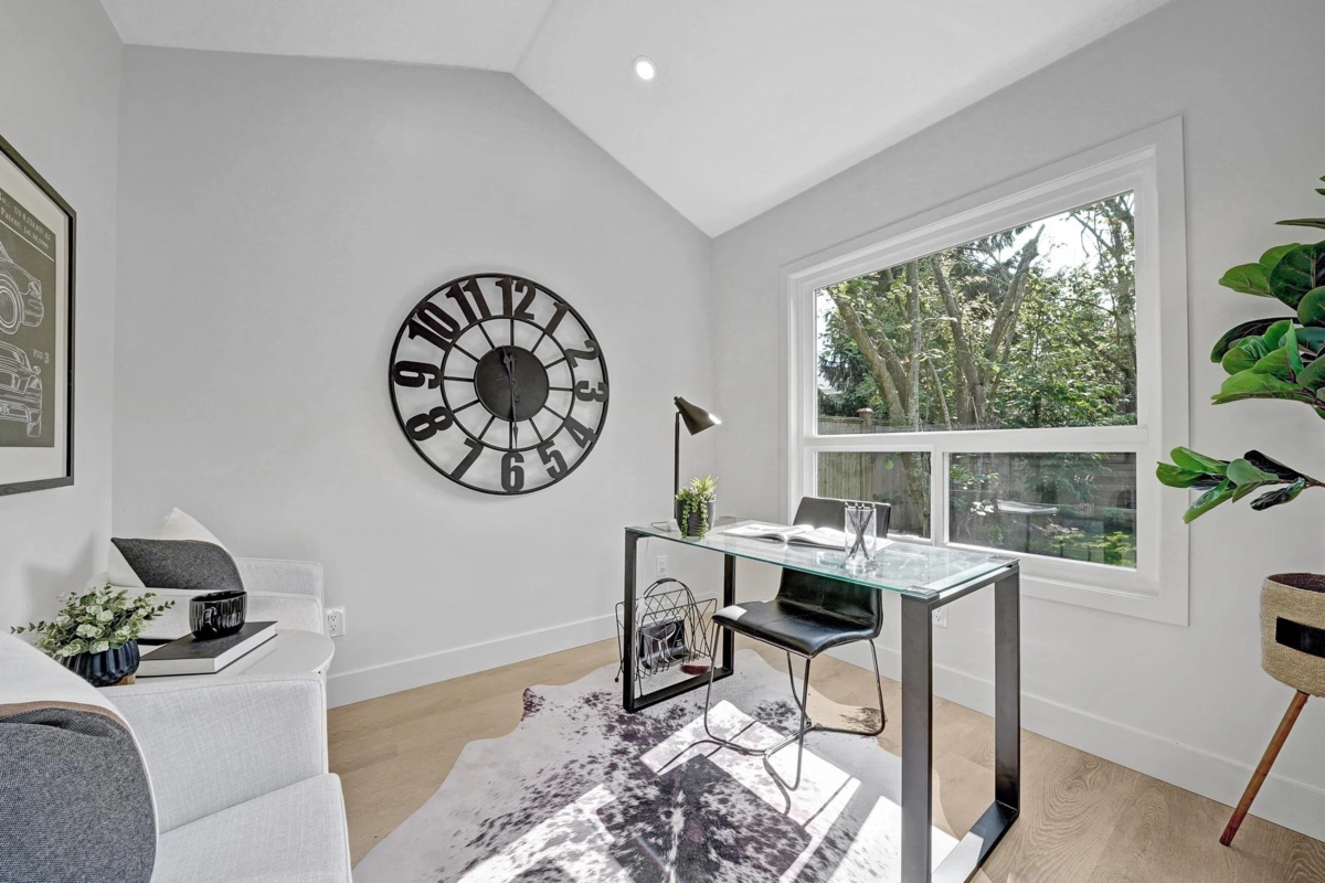 Hallway Photo of 12660 14b Avenue, Surrey, BC