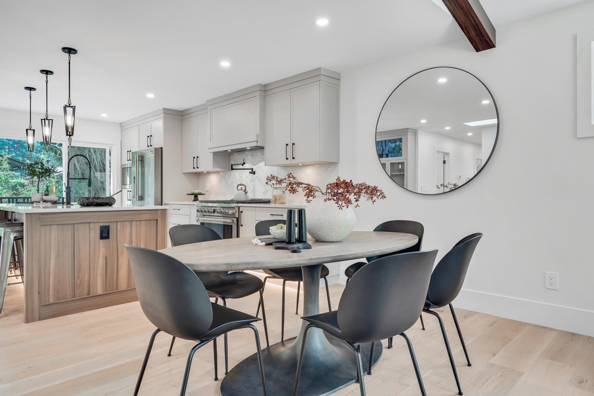 Kitchen Island Photo of 12660 14b Avenue, Surrey, BC