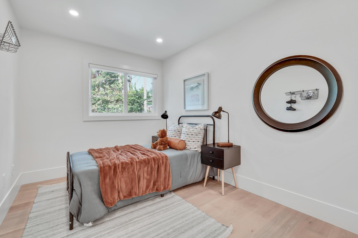 Loft / Bonus Room Photo of 12660 14b Avenue, Surrey, BC