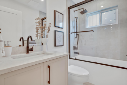 Entry Foyer Photo of 12660 14b Avenue, Surrey, BC