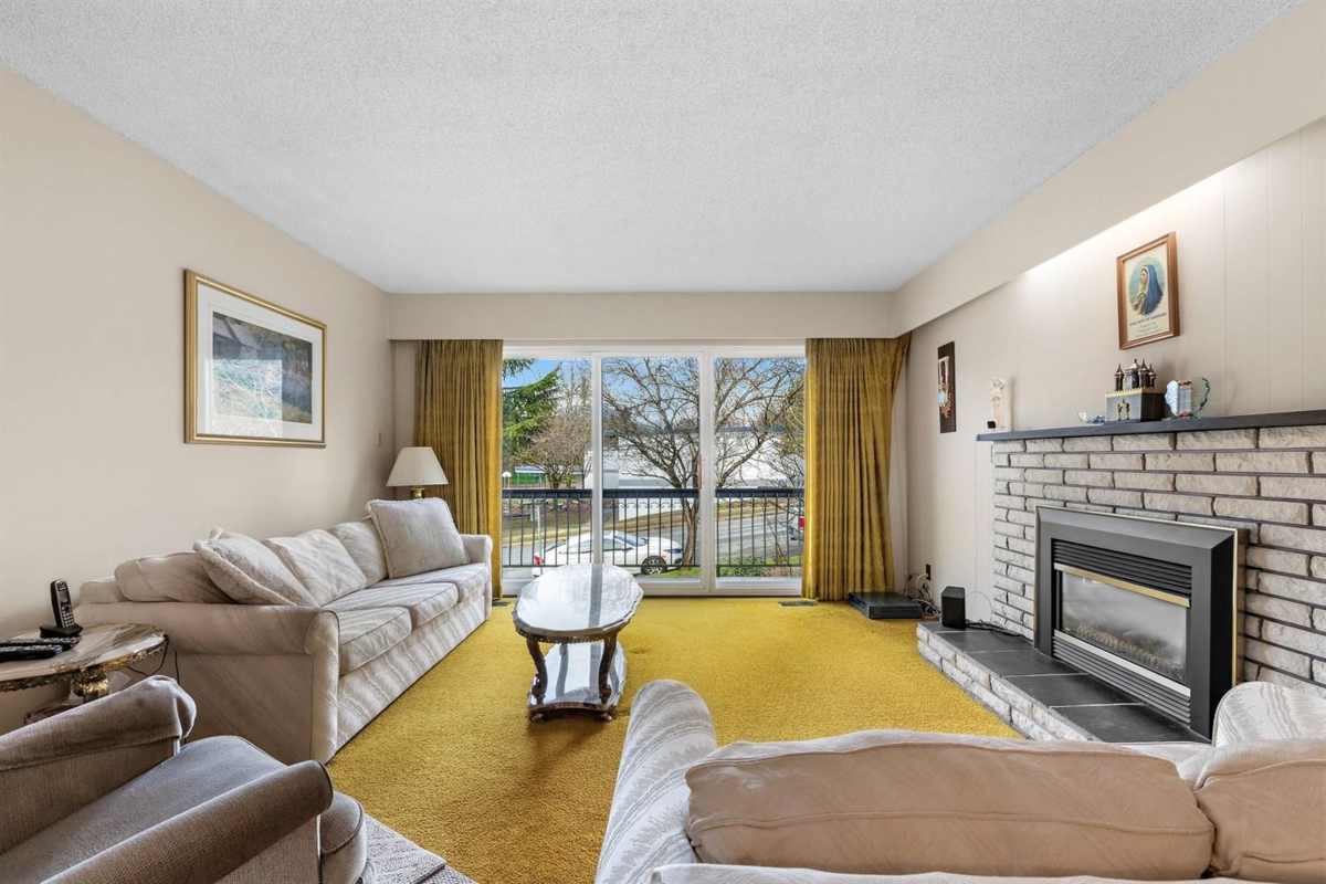 Dining Area Photo of 3080 Turner Street, Vancouver, BC