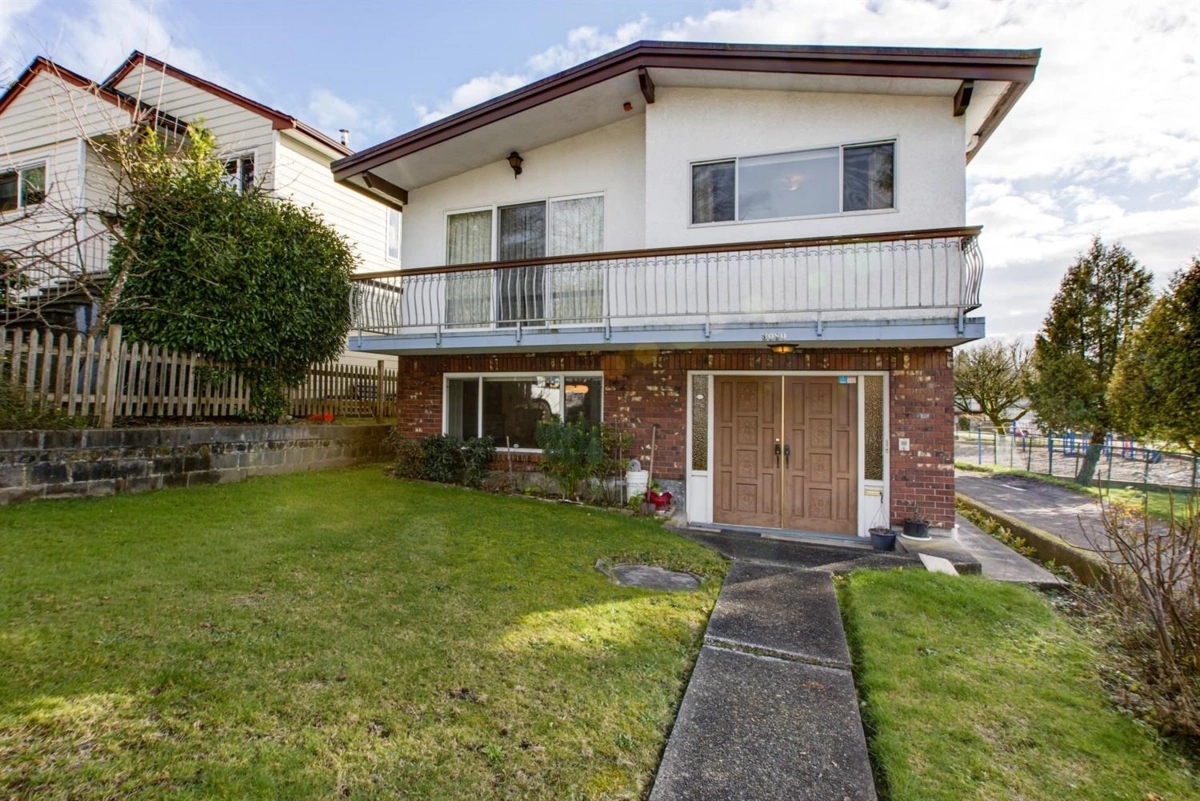 Living Room Photo of 3080 Turner Street, Vancouver, BC