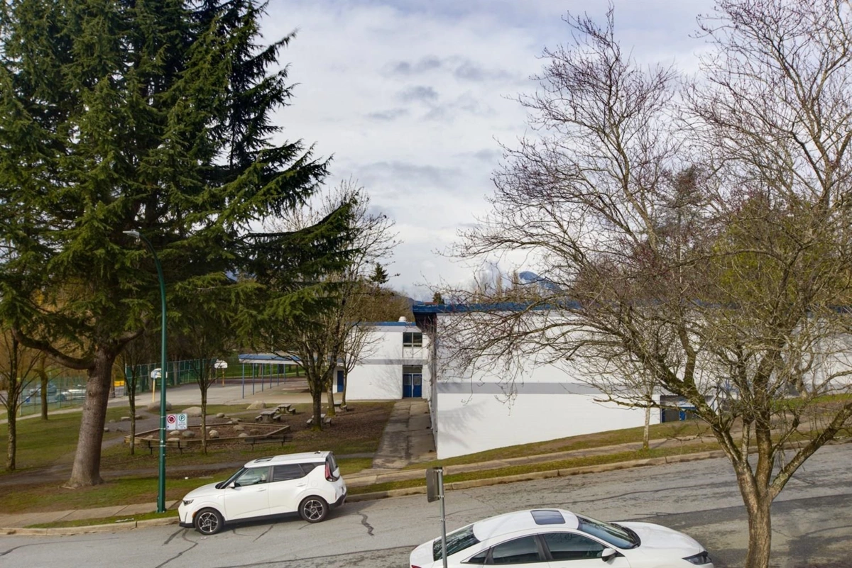 Outdoor Kitchen Photo of 3080 Turner Street, Vancouver, BC