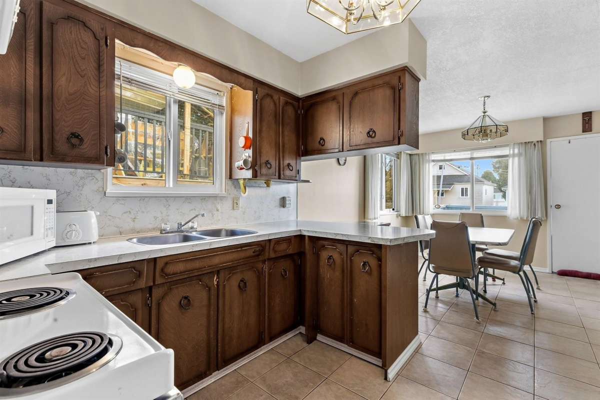 Primary Bathroom Photo of 3080 Turner Street, Vancouver, BC