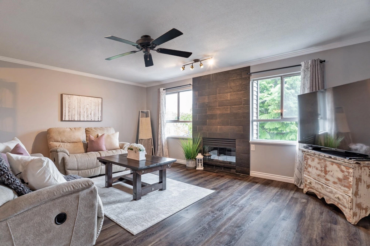 Breakfast Nook Photo of 7 6280 48a Avenue, Delta, BC