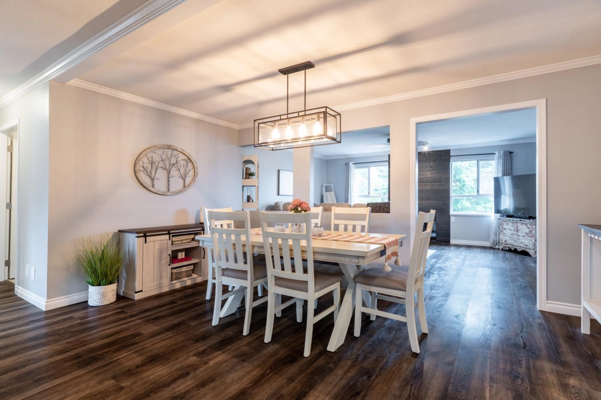 Kitchen Island Photo of 7 6280 48a Avenue, Delta, BC