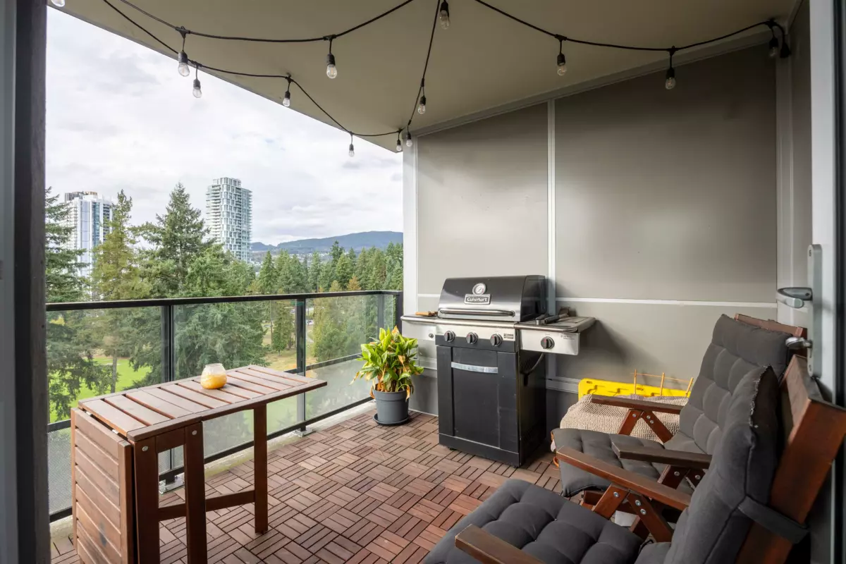 Mudroom Photo of 1204 3096 Windsor Gate, Coquitlam, BC