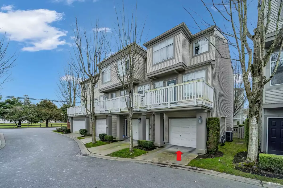 Loft / Bonus Room Photo of 32 6179 No. 1 Road, Richmond, BC