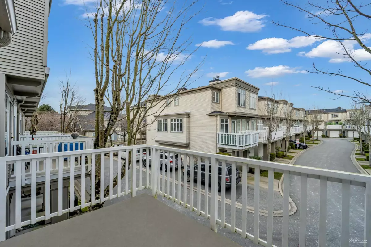 Walk-In Closet Photo of 32 6179 No. 1 Road, Richmond, BC