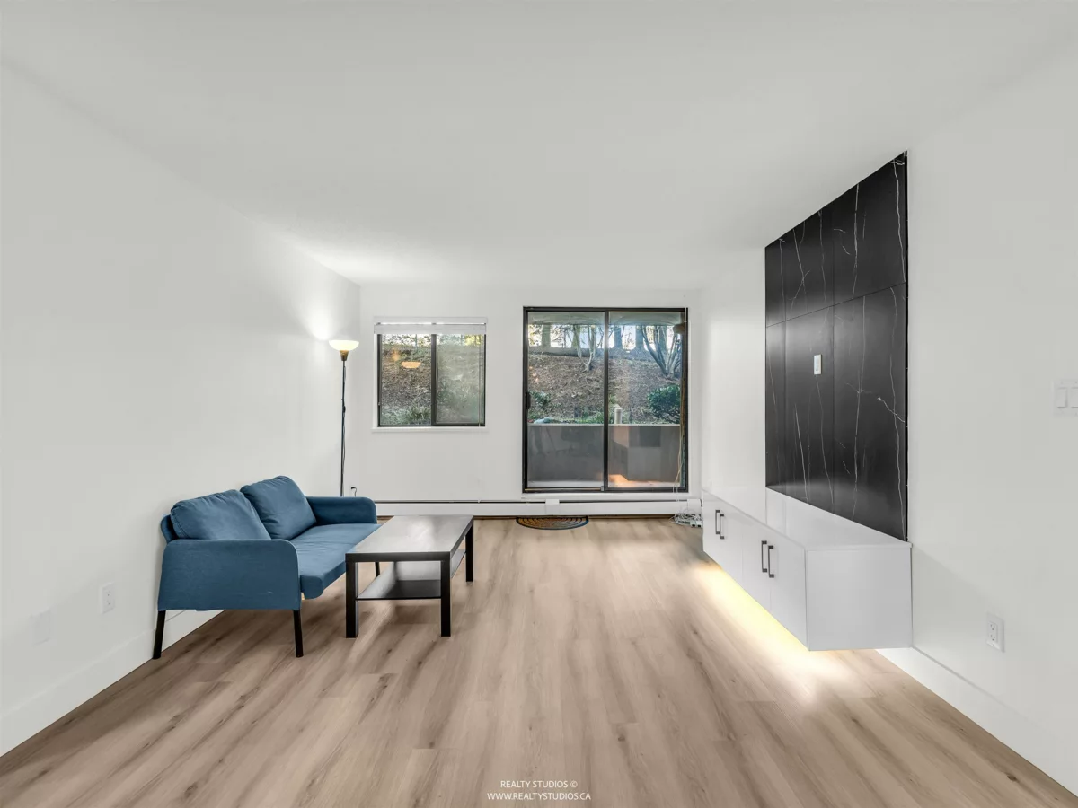 Dining Area Photo of 111 10698 151a Street, Surrey, BC