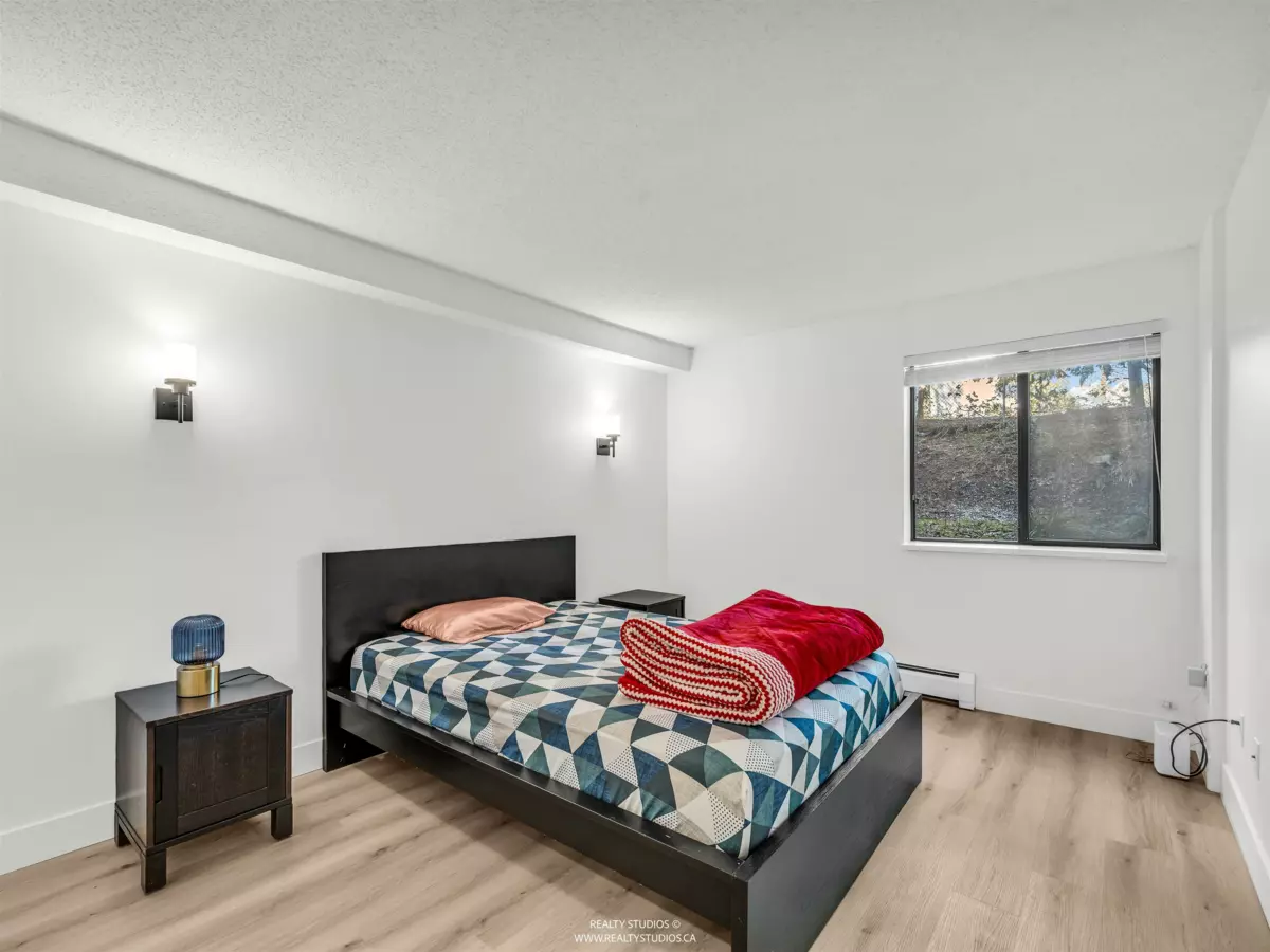 Office / Den Photo of 111 10698 151a Street, Surrey, BC